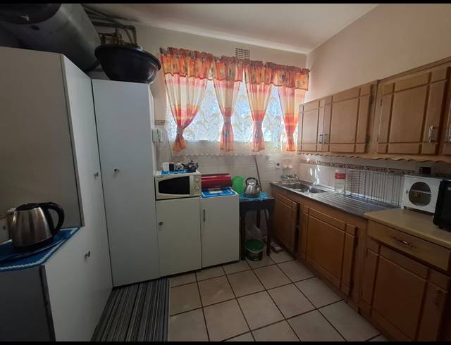 2 BEDROOM FLAT FOR SALE IN VANDERBIJLPARK CW 3